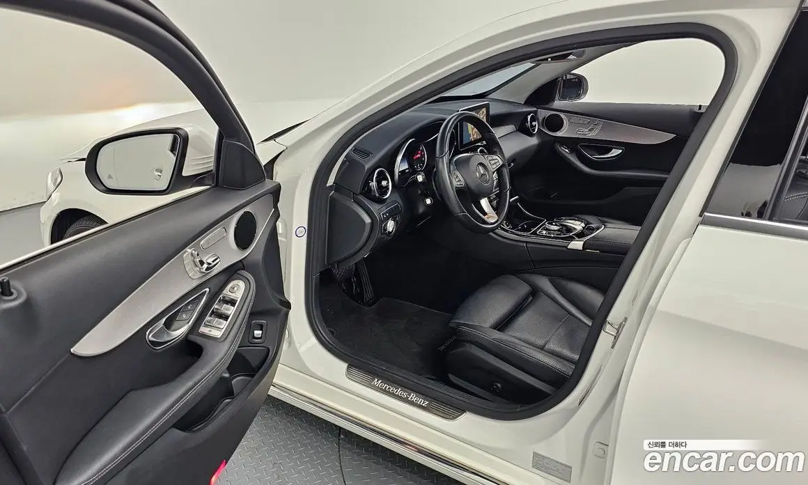 Mercedes-Benz C-Class 2017 2.0 автомат (гидро), фото 12