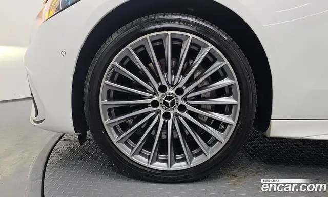 Mercedes-Benz C-Class 2022 2.0 автомат (гидро), миниатюра 5