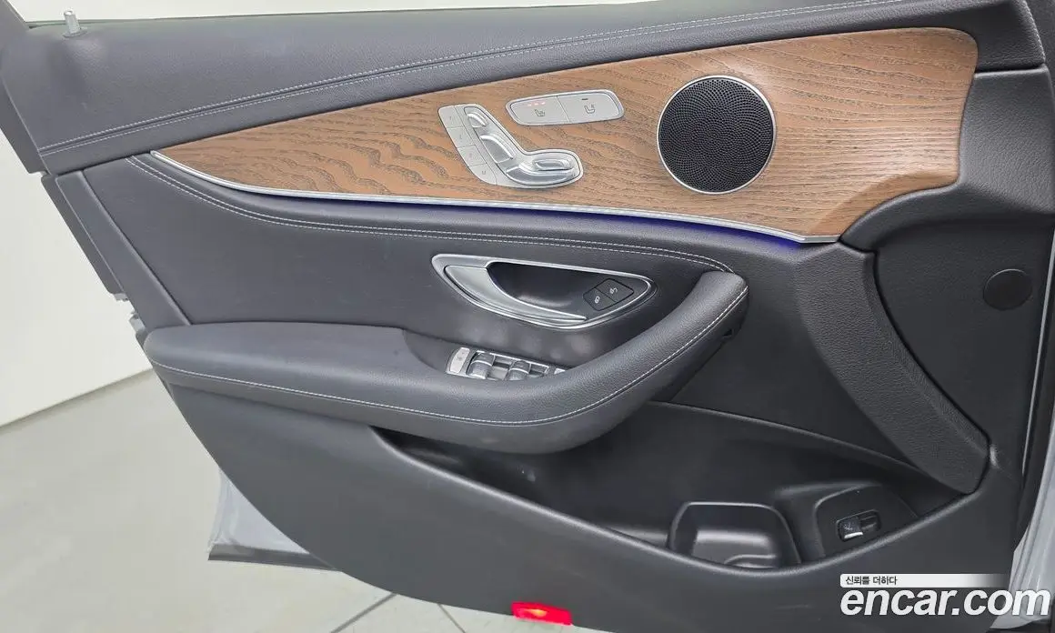 Mercedes-Benz E-Class 2018 1.9 автомат (гидро), фото 14 Mercedes-Benz E-Class 2018 1.9 автомат (гидро), фото 14