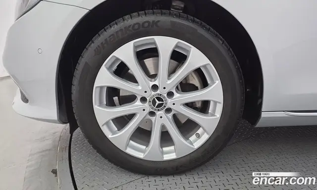 Mercedes-Benz E-Class 2018 1.9 автомат (гидро), миниатюра 5 Mercedes-Benz E-Class 2018 1.9 автомат (гидро), миниатюра 5