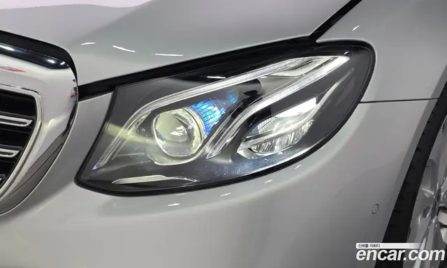 Mercedes-Benz E-Class 2018 1.9 автомат (гидро), миниатюра 8 Mercedes-Benz E-Class 2018 1.9 автомат (гидро), миниатюра 8