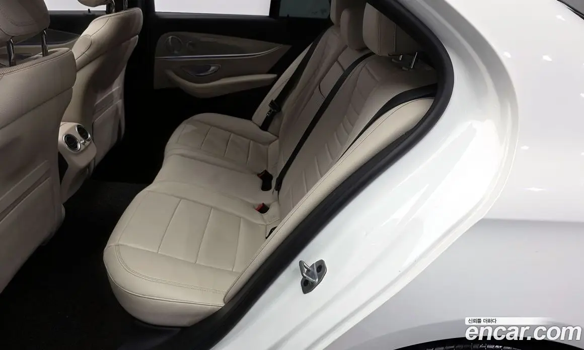 Mercedes-Benz E-Class 2019 2.0 автомат (гидро), фото 16