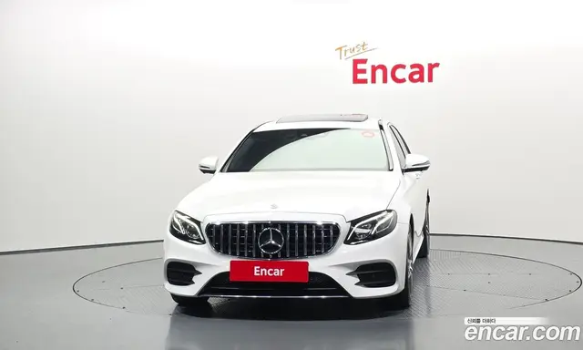 Mercedes-Benz E-Class 2019 2.0 автомат (гидро), миниатюра 3