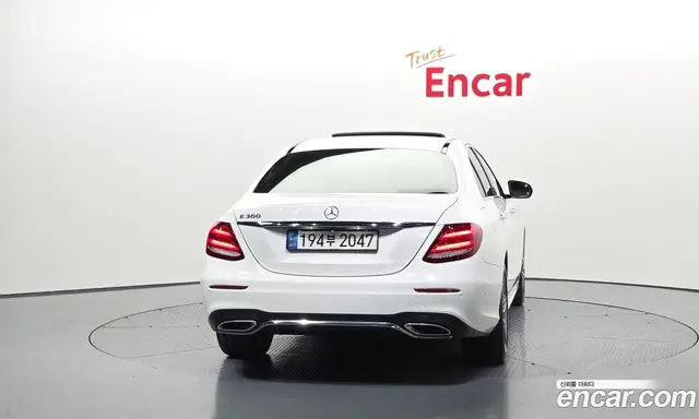 Mercedes-Benz E-Class 2019 2.0 автомат (гидро), миниатюра 4