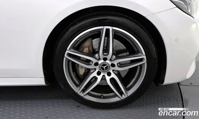 Mercedes-Benz E-Class 2019 2.0 автомат (гидро), миниатюра 7