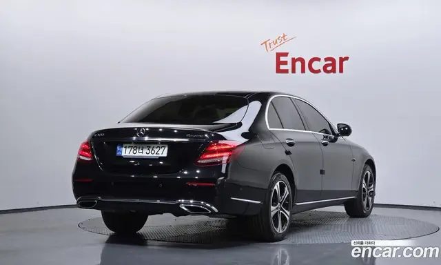 Mercedes-Benz E-Class 2020 2.0 автомат (гидро), миниатюра 2