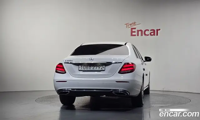 Mercedes-Benz E-Class 2020 1.9 автомат (гидро), миниатюра 4 Mercedes-Benz E-Class 2020 1.9 автомат (гидро), миниатюра 4