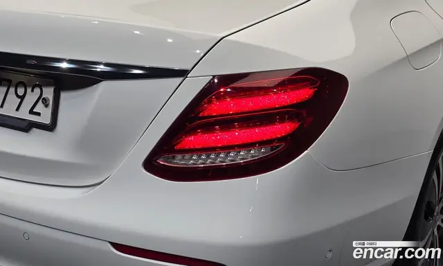 Mercedes-Benz E-Class 2020 1.9 автомат (гидро), миниатюра 9 Mercedes-Benz E-Class 2020 1.9 автомат (гидро), миниатюра 9