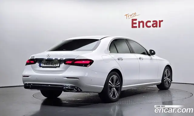 Mercedes-Benz E-Class, 2021, 53 896 км