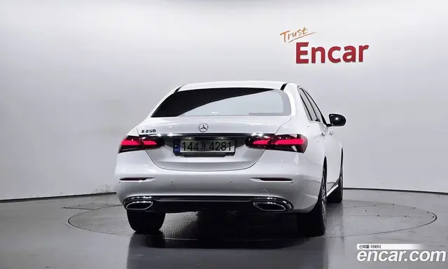 Mercedes-Benz E-Class 2021 2.0 автомат (гидро), миниатюра 3 Mercedes-Benz E-Class 2021 2.0 автомат (гидро), миниатюра 3