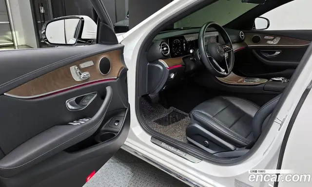 Mercedes-Benz E-Class 2022 2.0 автомат (гидро), миниатюра 11