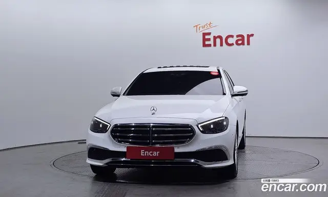 Mercedes-Benz E-Class 2022 2.0 автомат (гидро), миниатюра 3