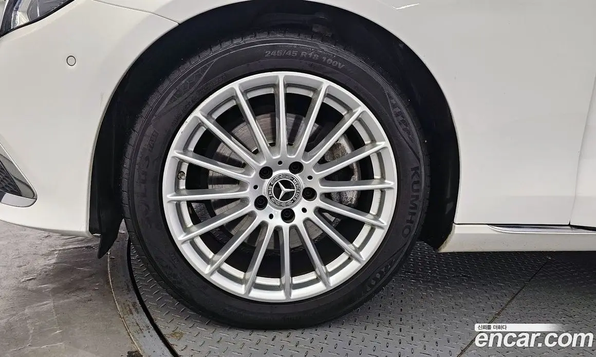 Mercedes-Benz E-Class 2022 2.0 автомат (гидро), фото 5
