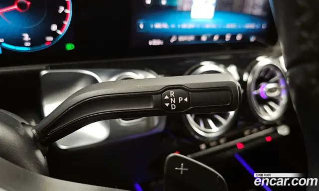 Mercedes-Benz GLB-Class 2020 2.0 автомат (гидро), миниатюра 12