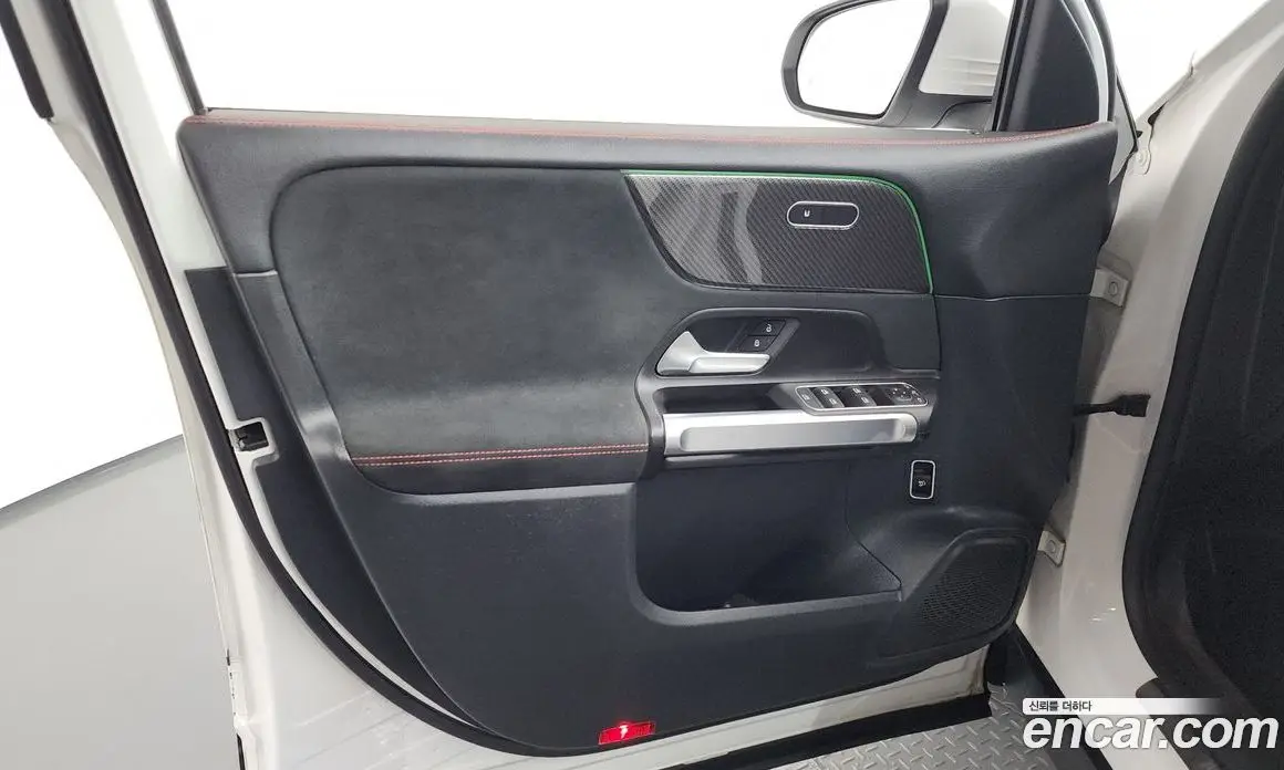 Mercedes-Benz GLB-Class 2022 2.0 автомат (гидро), фото 14