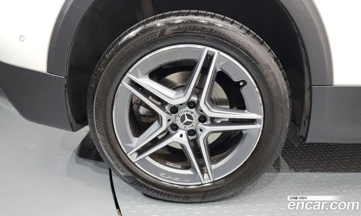 Mercedes-Benz GLB-Class 2022 2.0 автомат (гидро), фото 5