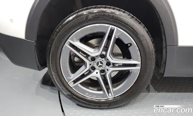 Mercedes-Benz GLB-Class 2022 2.0 автомат (гидро), миниатюра 5