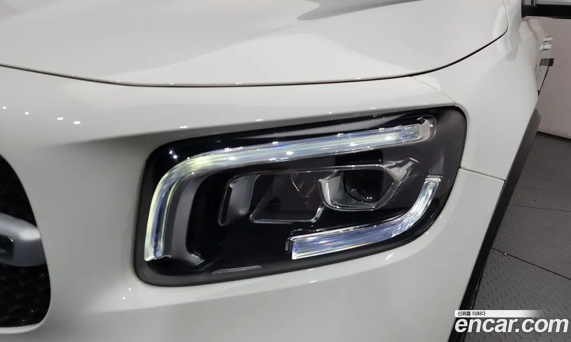 Mercedes-Benz GLB-Class 2022 2.0 автомат (гидро), фото 8