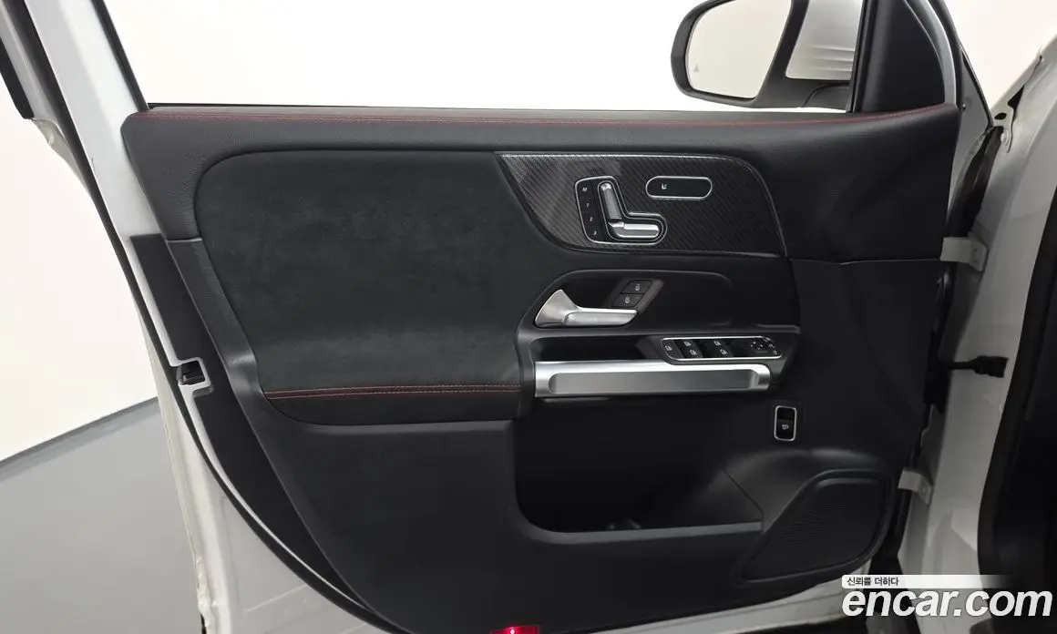 Mercedes-Benz GLB-Class 2023 2.0 автомат (гидро), фото 14