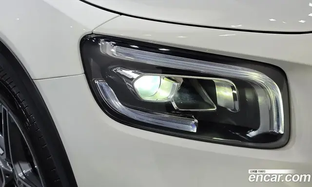 Mercedes-Benz GLB-Class 2023 2.0 автомат (гидро), миниатюра 8