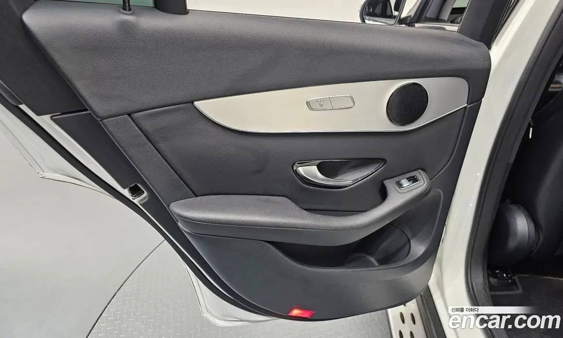 Mercedes-Benz GLC-Class 2018 2.0 автомат (гидро), фото 15 Mercedes-Benz GLC-Class 2018 2.0 автомат (гидро), фото 15