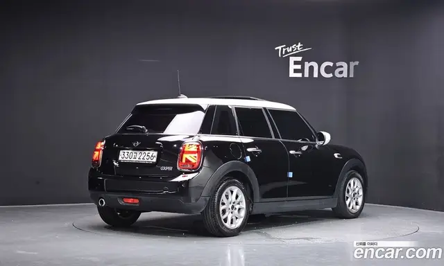 Mini Cooper 2020 1.5 автомат (гидро), миниатюра 2