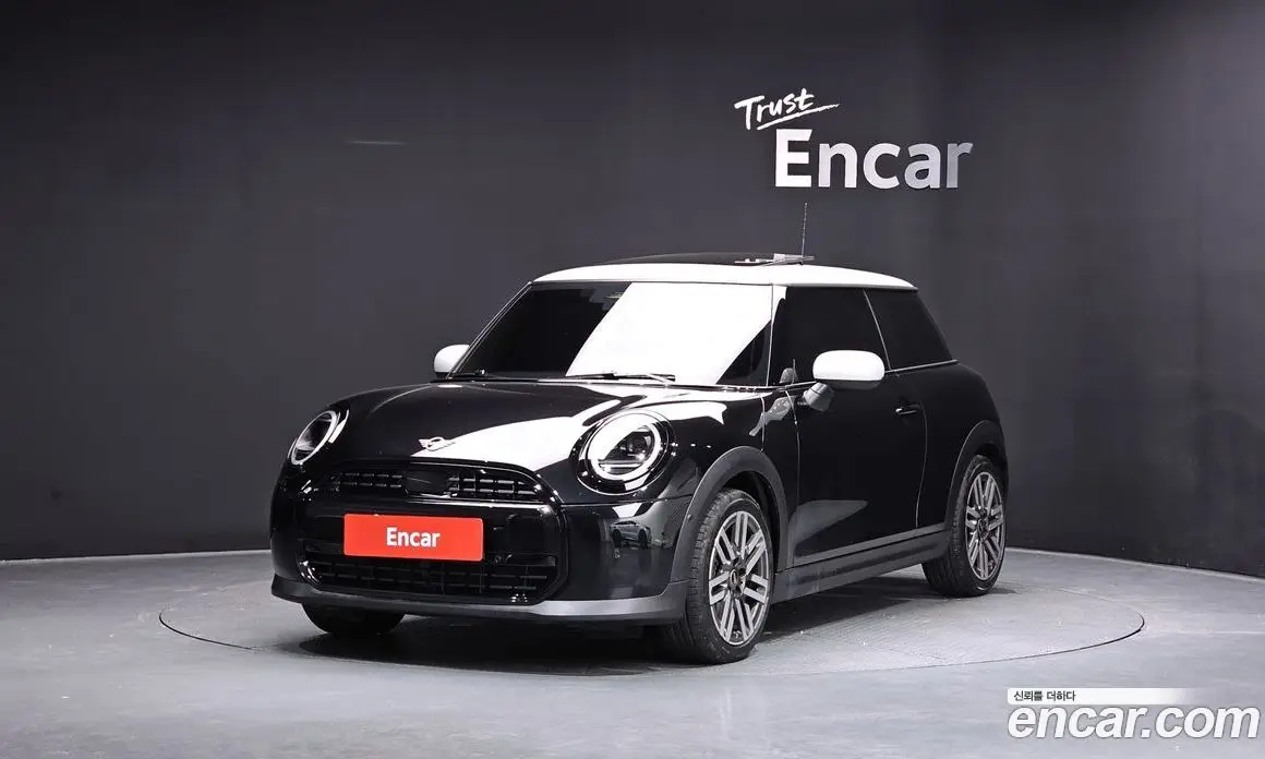 Mini Cooper 2025 2.0 автомат (гидро), фото 1 Mini Cooper 2025 2.0 автомат (гидро), фото 1