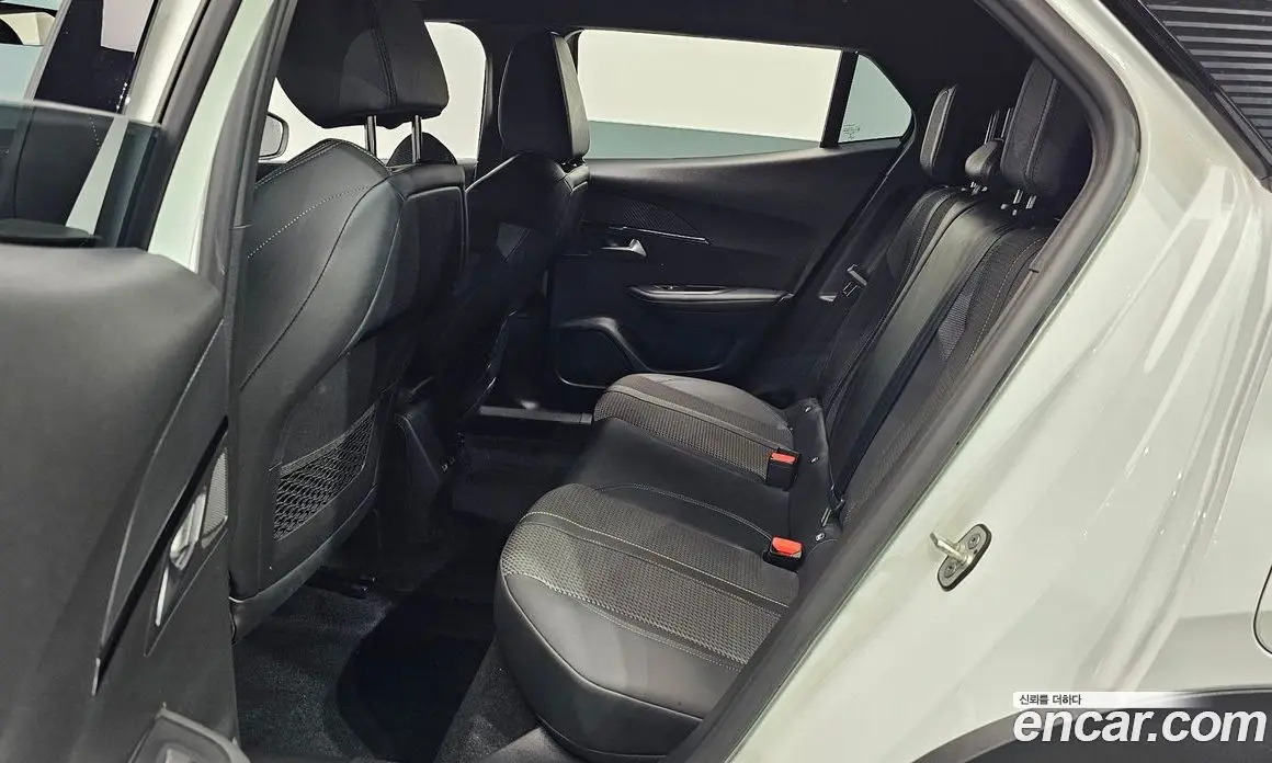 Peugeot 2008 2023 1.5 автомат (гидро), фото 17 Peugeot 2008 2023 1.5 автомат (гидро), фото 17