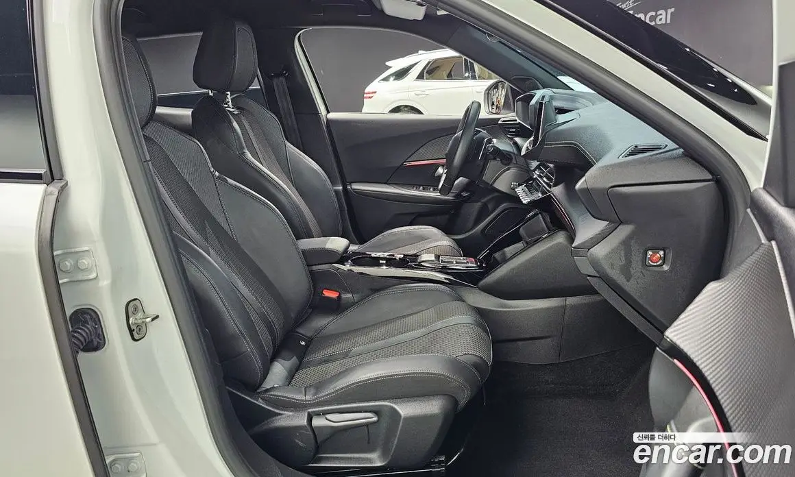 Peugeot 2008 2023 1.5 автомат (гидро), фото 18 Peugeot 2008 2023 1.5 автомат (гидро), фото 18