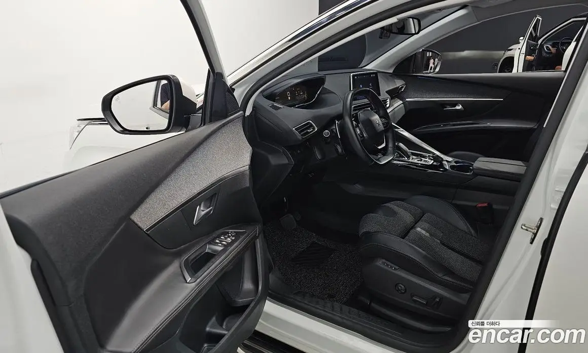 Peugeot 5008 2018 1.6 автомат (гидро), фото 12 Peugeot 5008 2018 1.6 автомат (гидро), фото 12