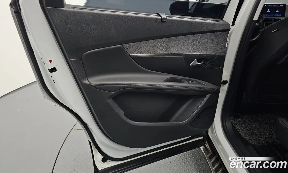Peugeot 5008 2018 1.6 автомат (гидро), фото 14 Peugeot 5008 2018 1.6 автомат (гидро), фото 14