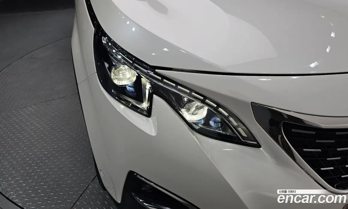 Peugeot 5008 2018 1.6 автомат (гидро), фото 7 Peugeot 5008 2018 1.6 автомат (гидро), фото 7