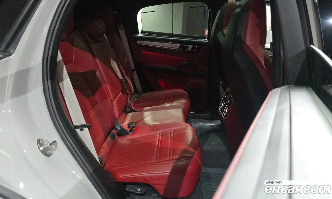 Porsche Cayenne 2023 3.0 автомат (гидро), фото 16