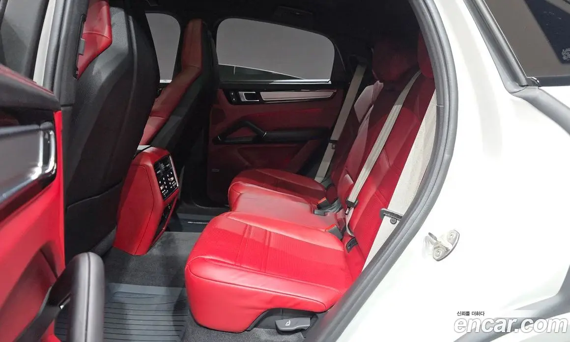 Porsche Cayenne 2023 3.0 автомат (гидро), фото 17