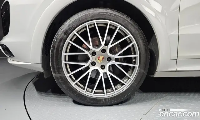 Porsche Cayenne 2023 3.0 автомат (гидро), миниатюра 4