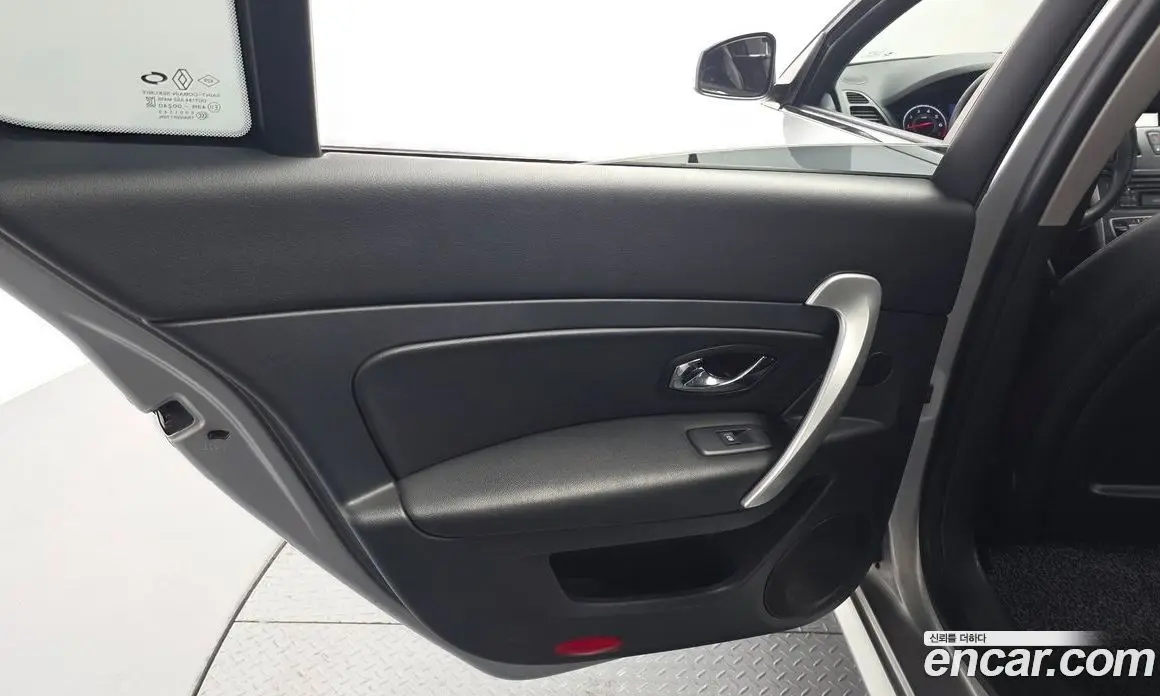 Renault (Samsung) SM5 2018 2.0 автомат (гидро), фото 15 Renault (Samsung) SM5 2018 2.0 автомат (гидро), фото 15