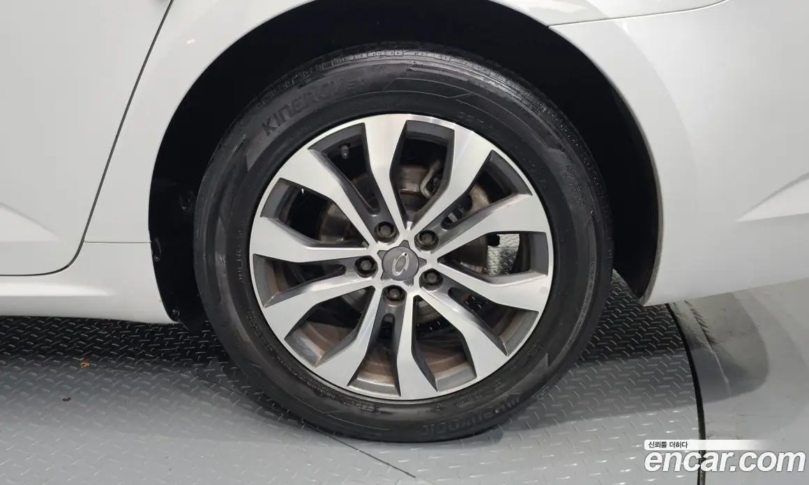 Renault (Samsung) SM6 2023 2.0 автомат (гидро), фото 7 Renault (Samsung) SM6 2023 2.0 автомат (гидро), фото 7