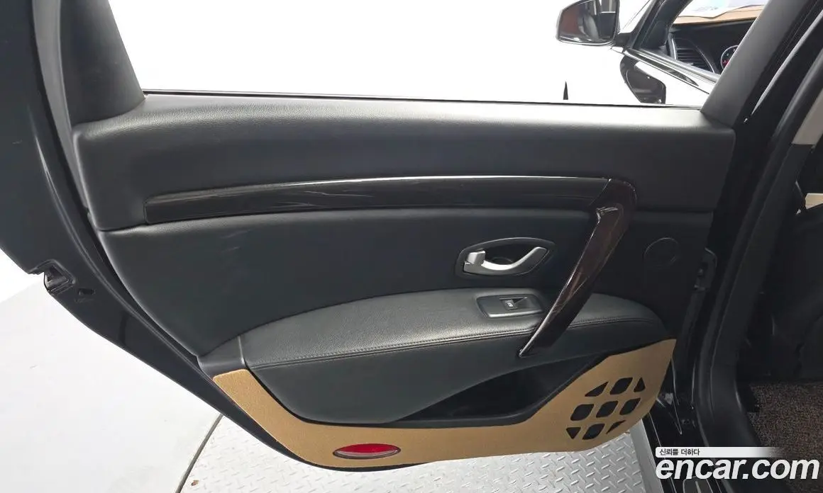 Renault (Samsung) SM7 2016 2.0 автомат (гидро), фото 15 Renault (Samsung) SM7 2016 2.0 автомат (гидро), фото 15