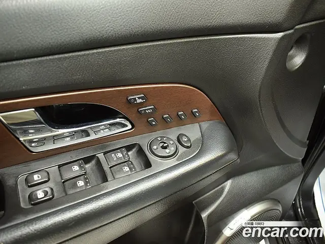 SsangYong Rexton 2014 2.0 автомат (гидро), миниатюра 9 SsangYong Rexton 2014 2.0 автомат (гидро), миниатюра 9