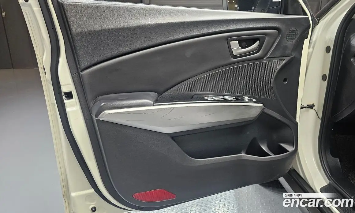 SsangYong TIBOLI 2015 1.6 автомат (гидро), фото 14