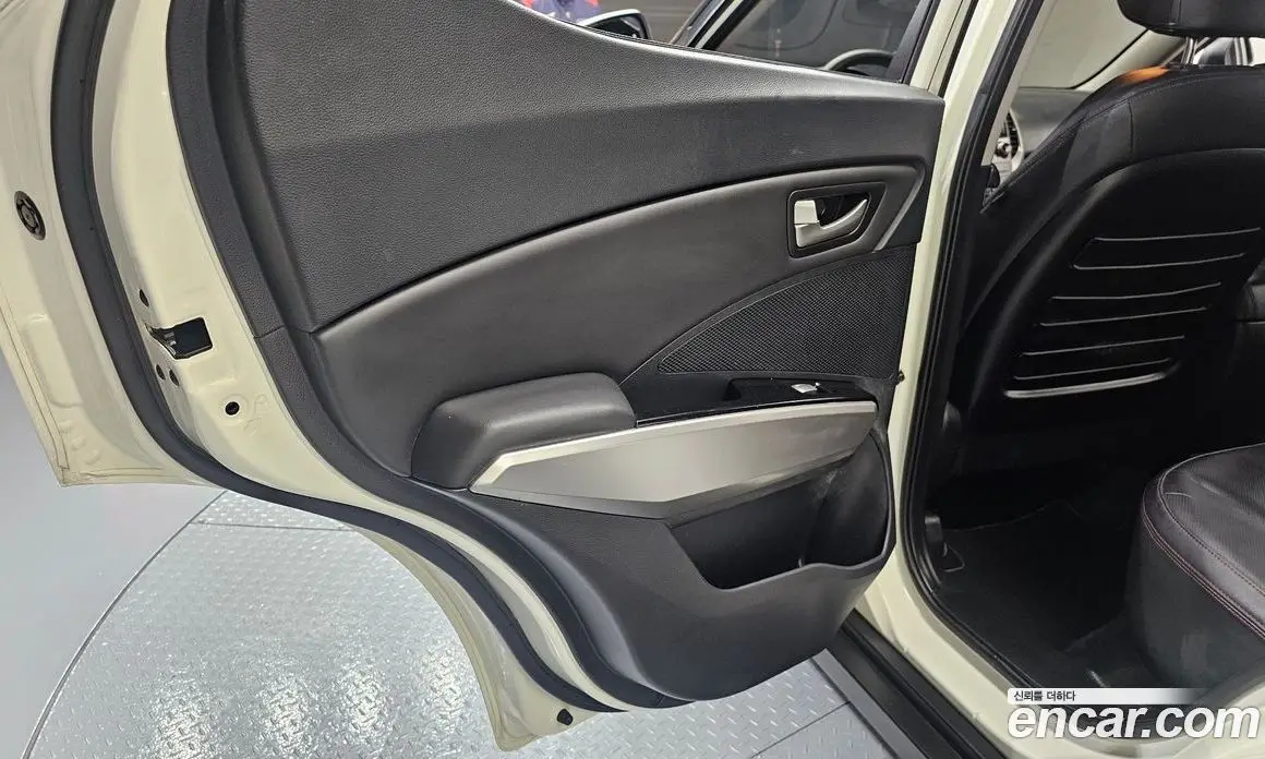 SsangYong TIBOLI 2015 1.6 автомат (гидро), фото 15