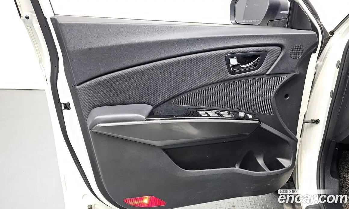 SsangYong TIBOLI 2017 1.6 автомат (гидро), фото 14