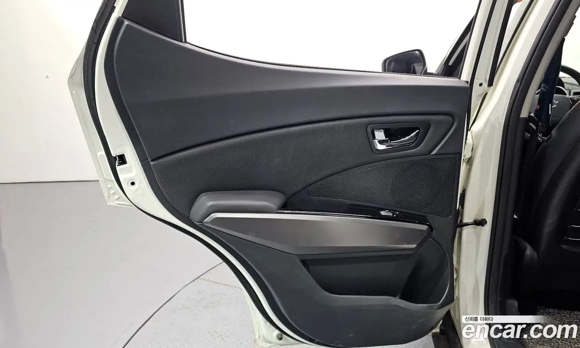 SsangYong TIBOLI 2017 1.6 автомат (гидро), фото 15