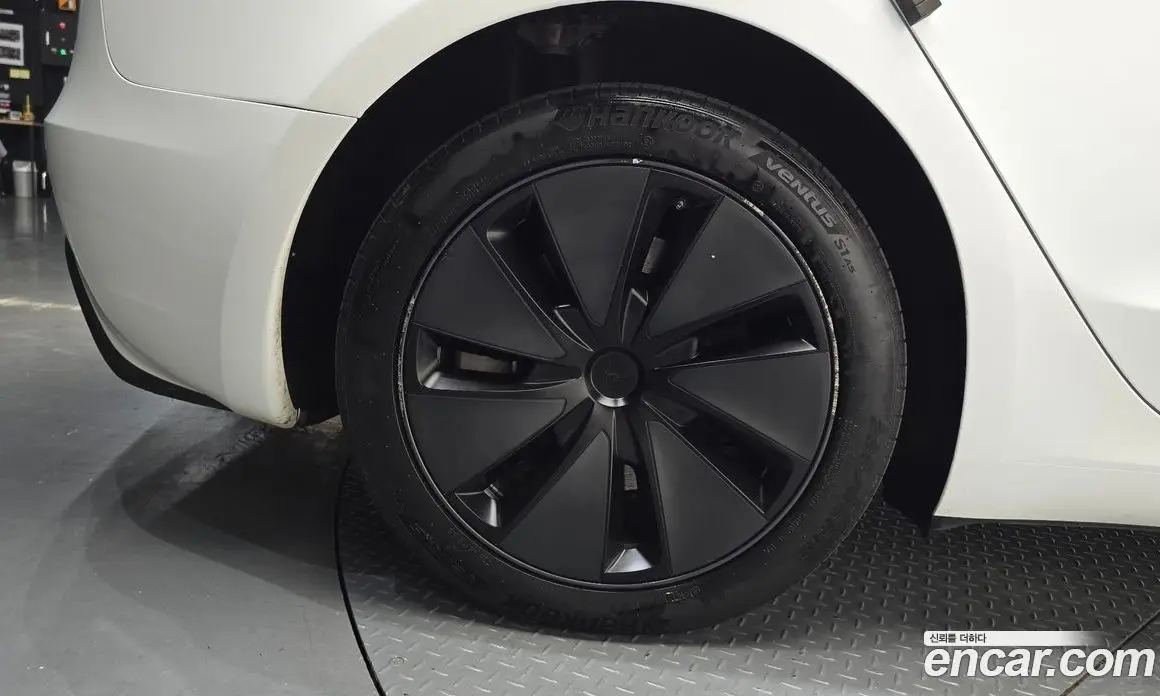 Tesla Model 3 2024 0.2 автомат (гидро), фото 4