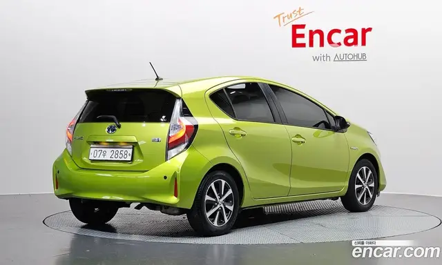 Toyota Prius 2018 1.5 автомат (гидро), миниатюра 1