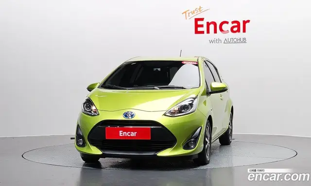 Toyota Prius 2018 1.5 автомат (гидро), миниатюра 2