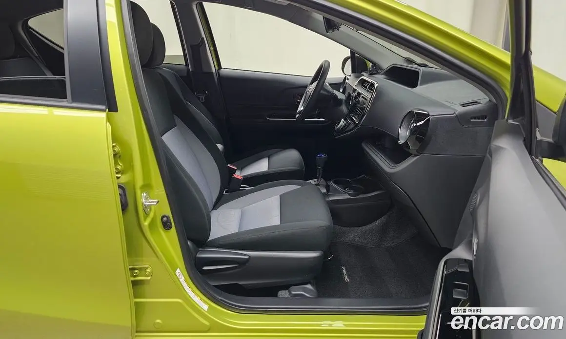 Toyota Prius 2018 1.5 автомат (гидро), фото 15