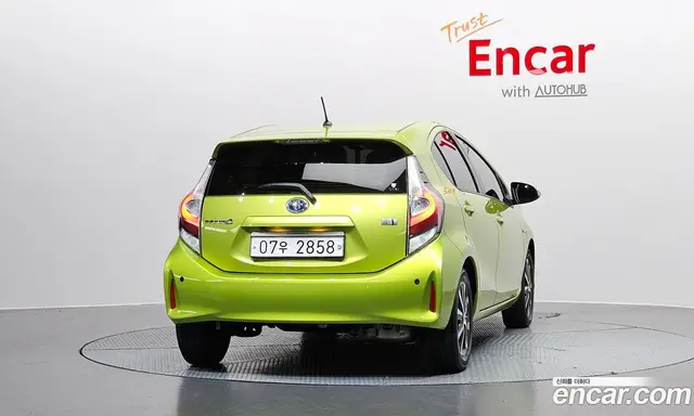 Toyota Prius 2018 1.5 автомат (гидро), миниатюра 3