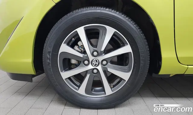 Toyota Prius 2018 1.5 автомат (гидро), миниатюра 4