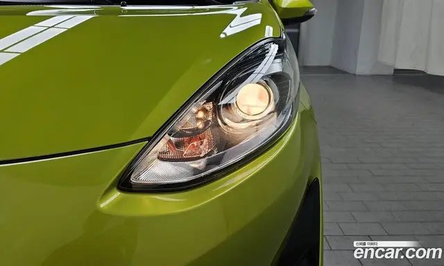 Toyota Prius 2018 1.5 автомат (гидро), миниатюра 7